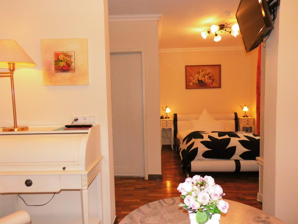 Aparthotel Guzulka & Restaurant Берлін Екстер'єр фото
