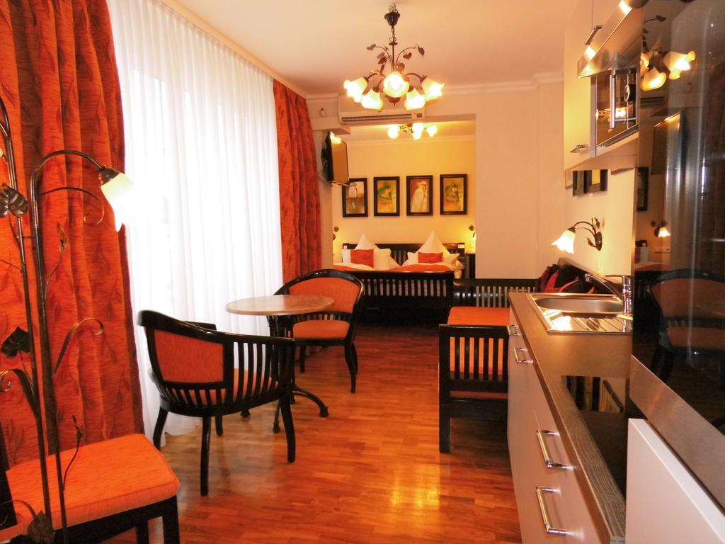 Aparthotel Guzulka & Restaurant Берлін Екстер'єр фото