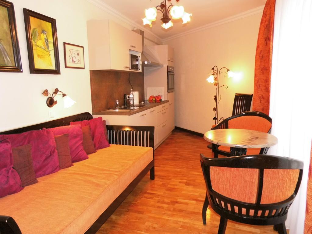 Aparthotel Guzulka & Restaurant Берлін Екстер'єр фото
