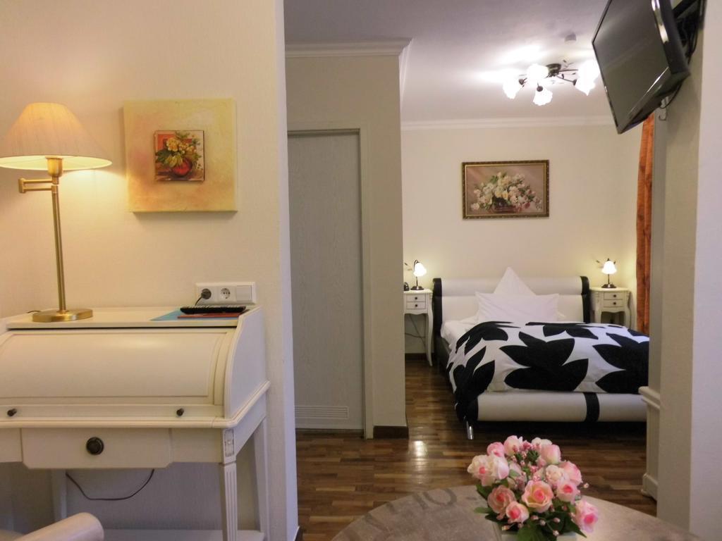Aparthotel Guzulka & Restaurant Берлін Екстер'єр фото