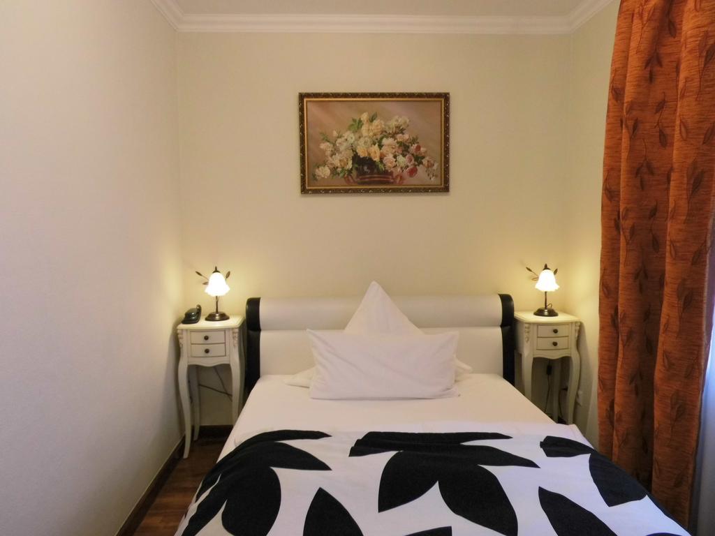 Aparthotel Guzulka & Restaurant Берлін Екстер'єр фото