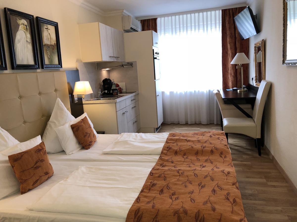Aparthotel Guzulka & Restaurant Берлін Екстер'єр фото