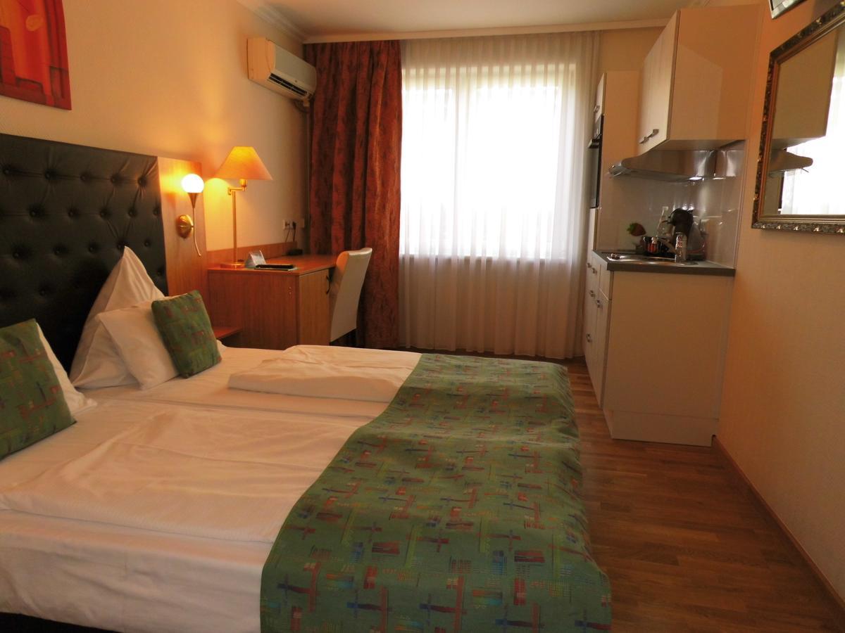 Aparthotel Guzulka & Restaurant Берлін Екстер'єр фото