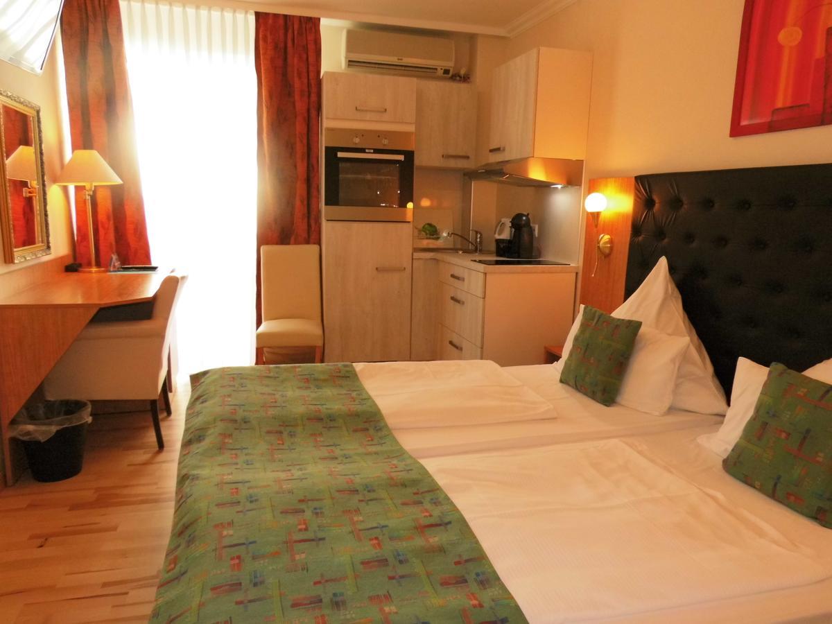 Aparthotel Guzulka & Restaurant Берлін Екстер'єр фото